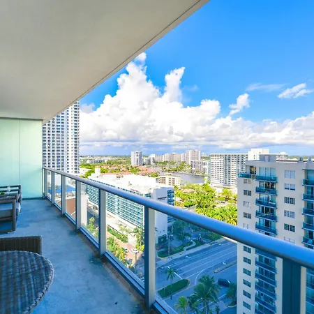 Condo W Breathtaking Views & Top Amenities